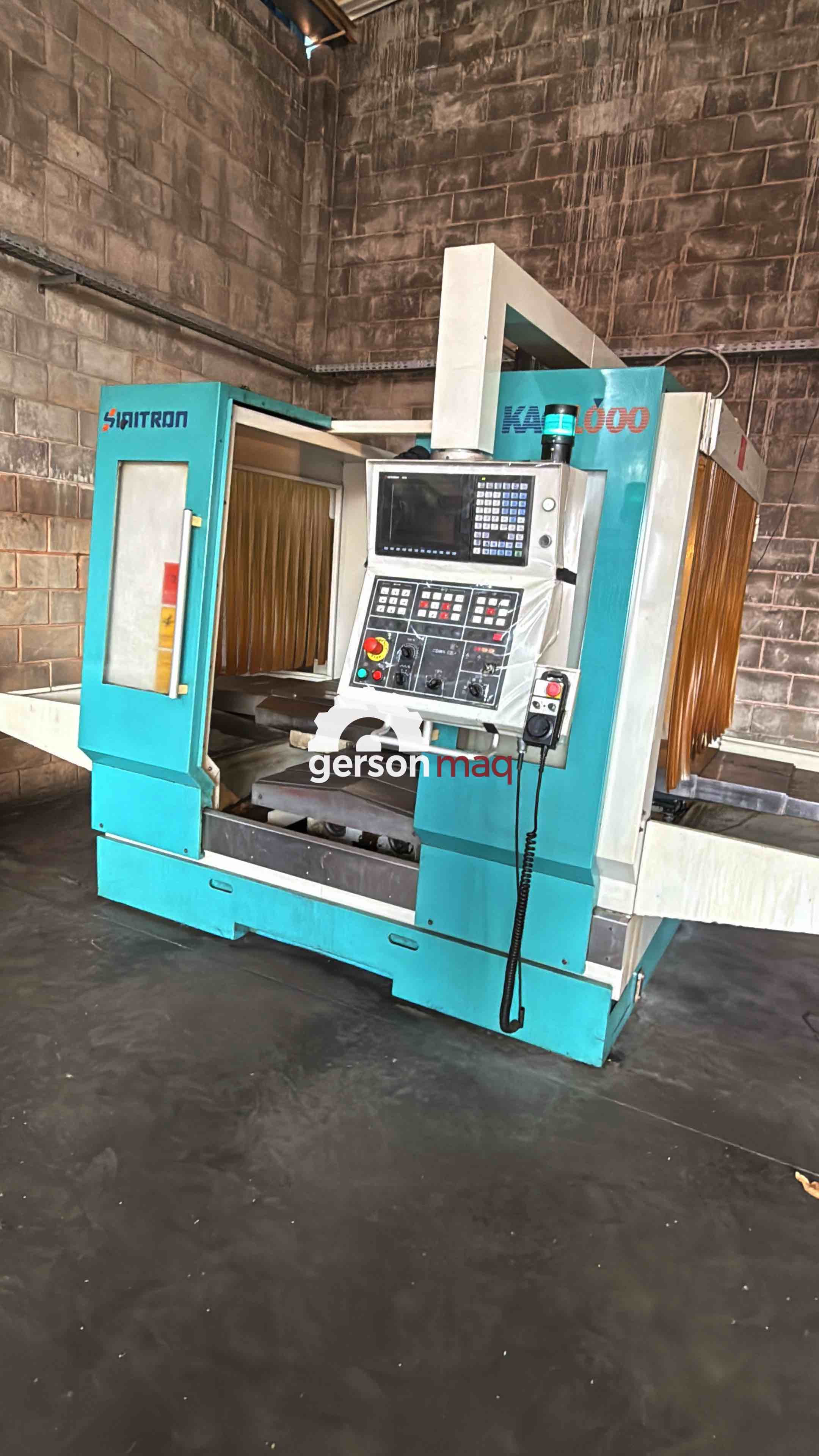FRESADORA CNC SINITRON KAO 1000 ANO 2011